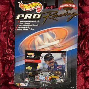 Hot Wheels Pro Racing Die-Cast Car - Black and White Kyle Petty